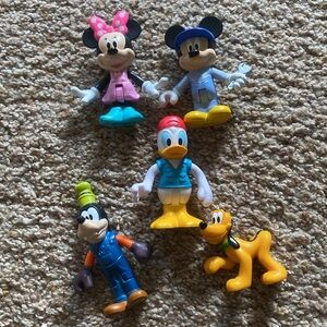 Fisher-Price Disney's Mickey Mouse & the Roadster Racers Mickey's Garage Gang